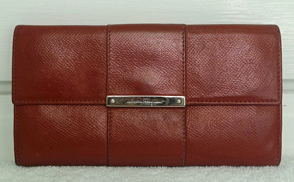 Salvatore Ferragamo Women’s Red Leather Folding Wallet, Snap Close w/COA